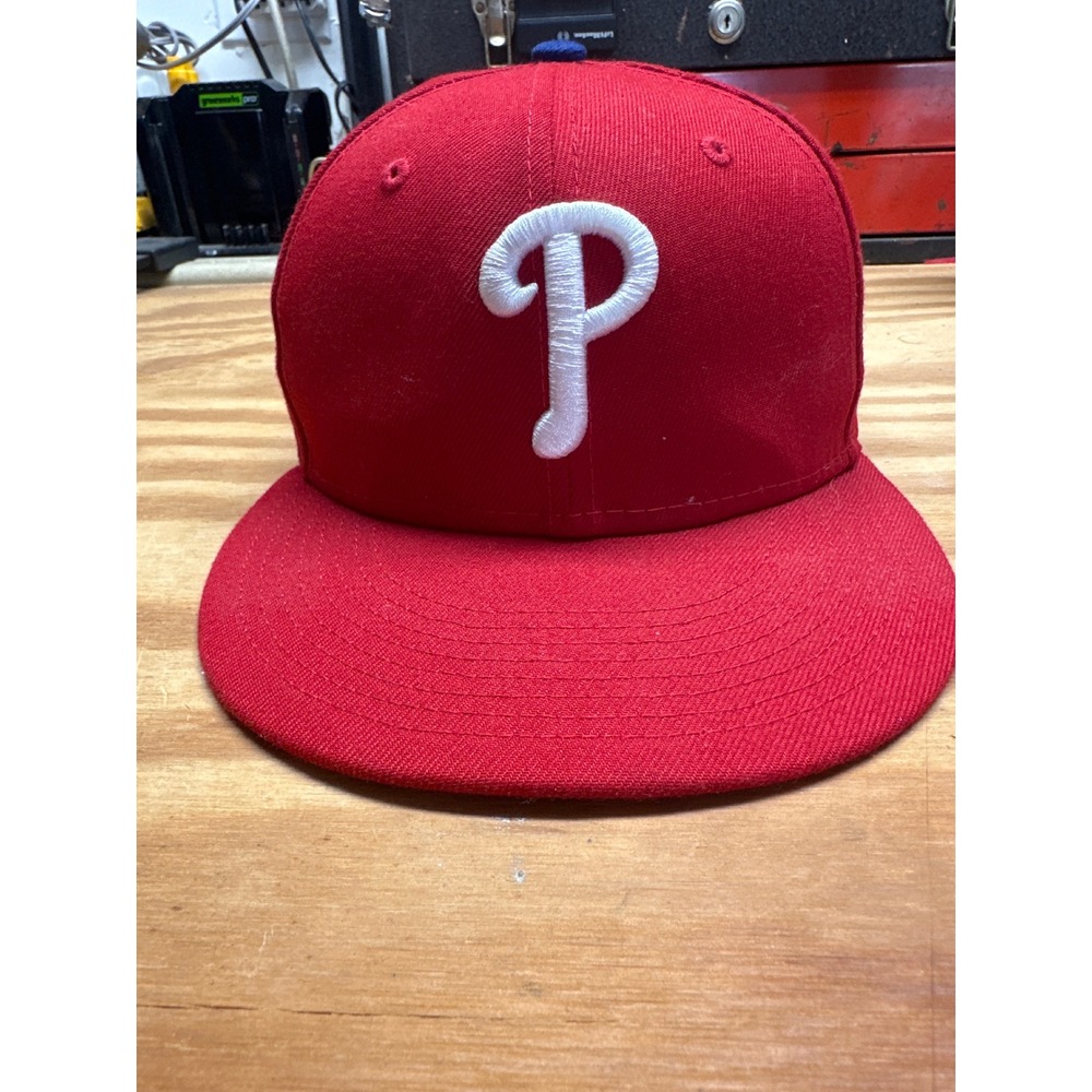 New Era 59FIFTY Philadelphia Phillies Fitted Hat Size 7 Red MLB On-Field Cap